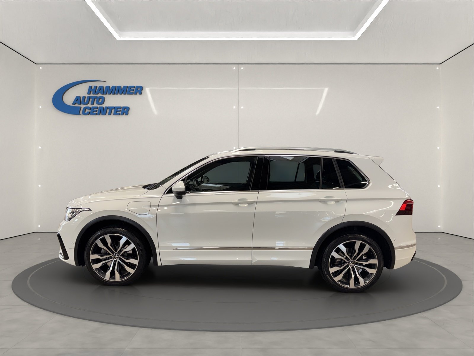VW Tiguan 1.4 TSI PHEV R-Line DSG 2WD, Plug-in-Hybrid Benzin/Elektro, Occasion / Gebraucht, Automatik - 2