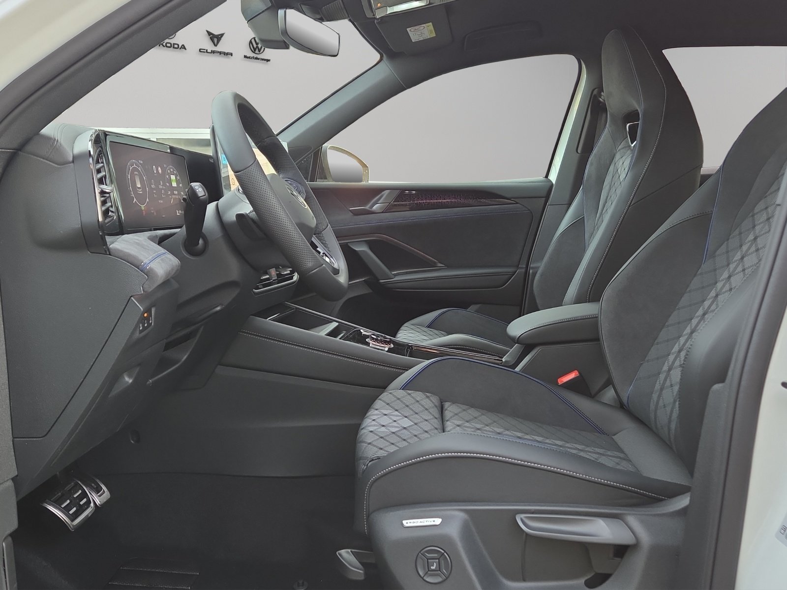VW Tiguan 2.0 TSI DSG R-Line 4Motion, Essence, Occasion / Utilisé, Automatique - 6