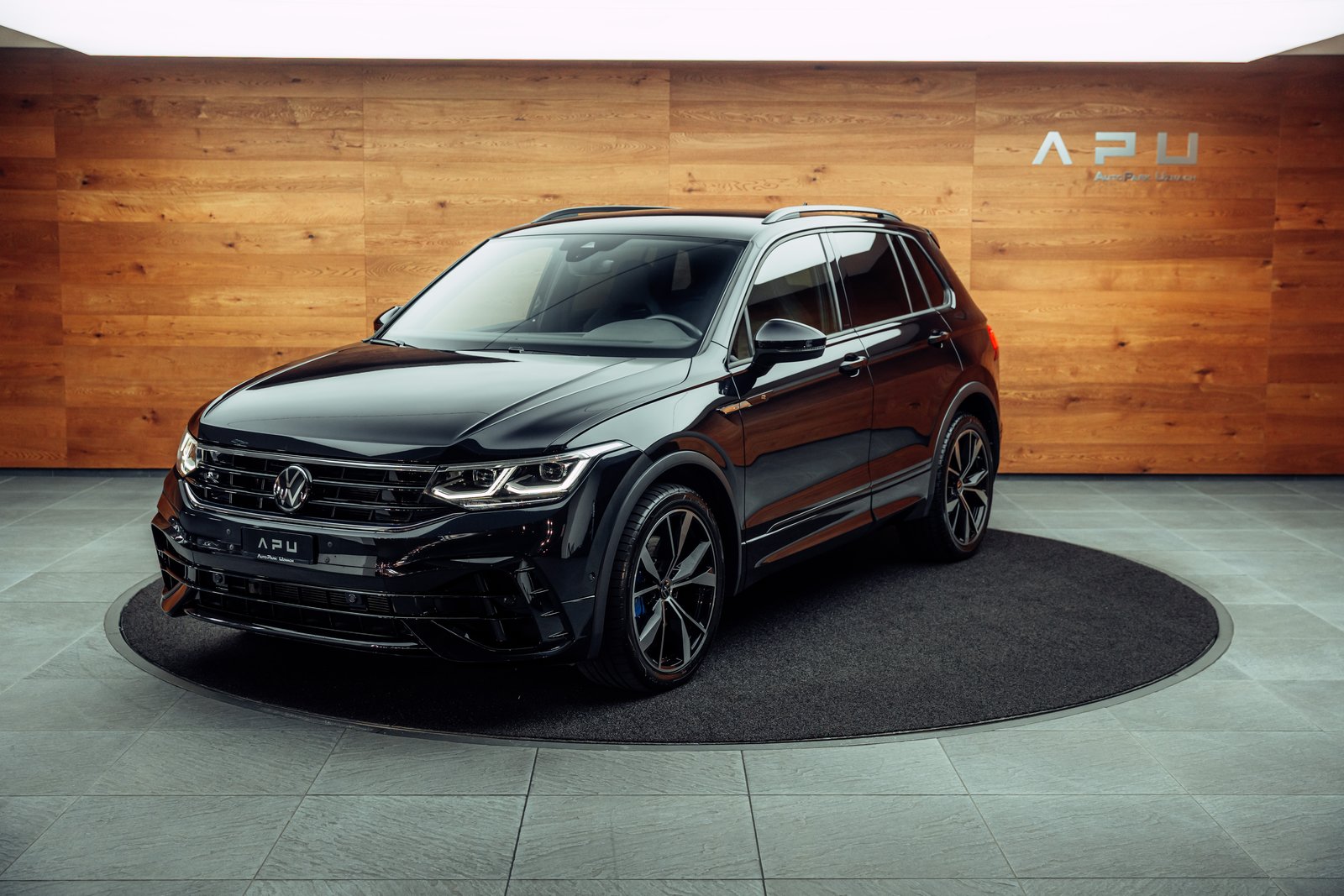 VW Tiguan 2.0TSI R 4Motion DSG, Benzin, Occasion / Gebraucht, Automatik - 4