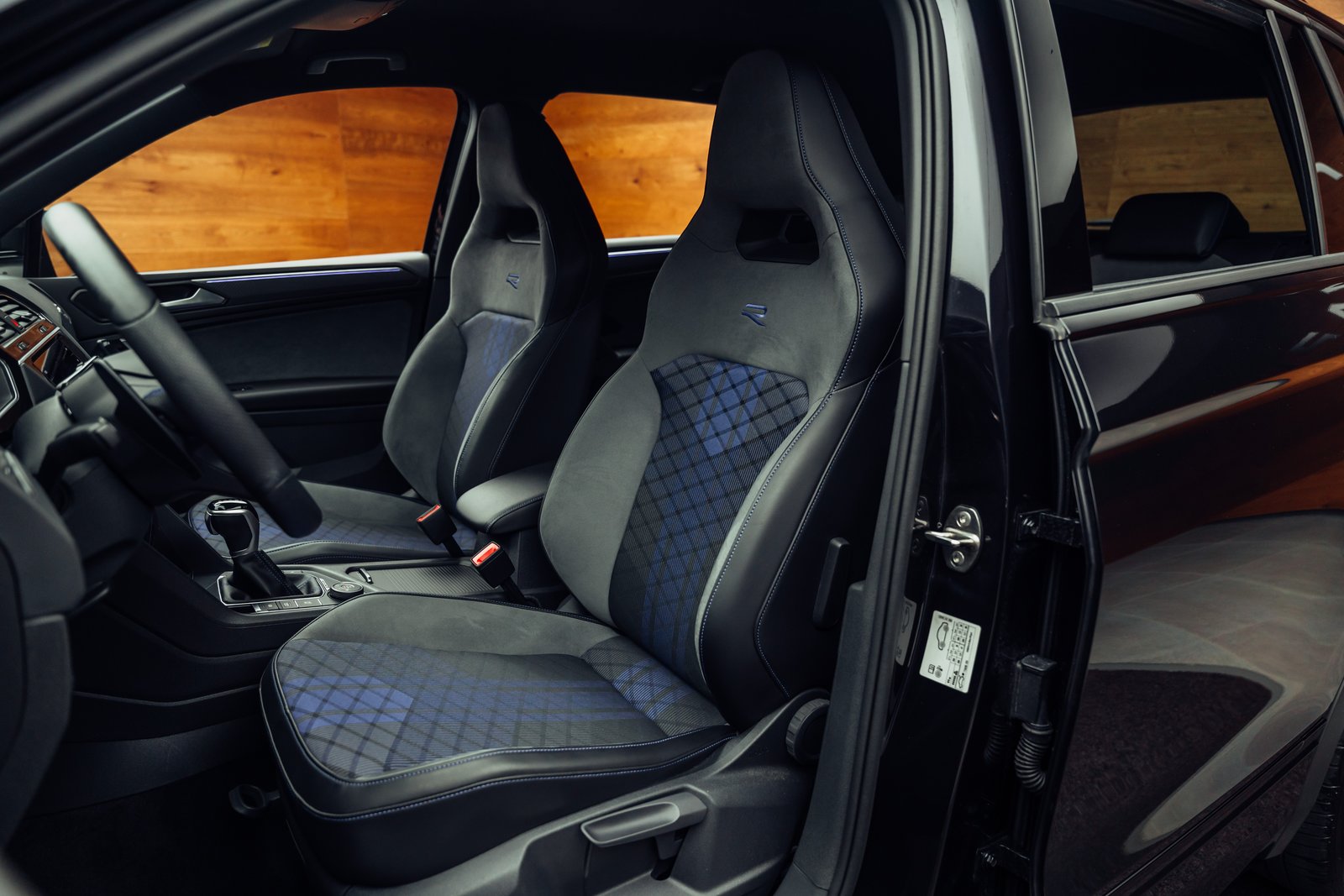 VW Tiguan 2.0TSI R 4Motion DSG, Benzin, Occasion / Gebraucht, Automatik - 6
