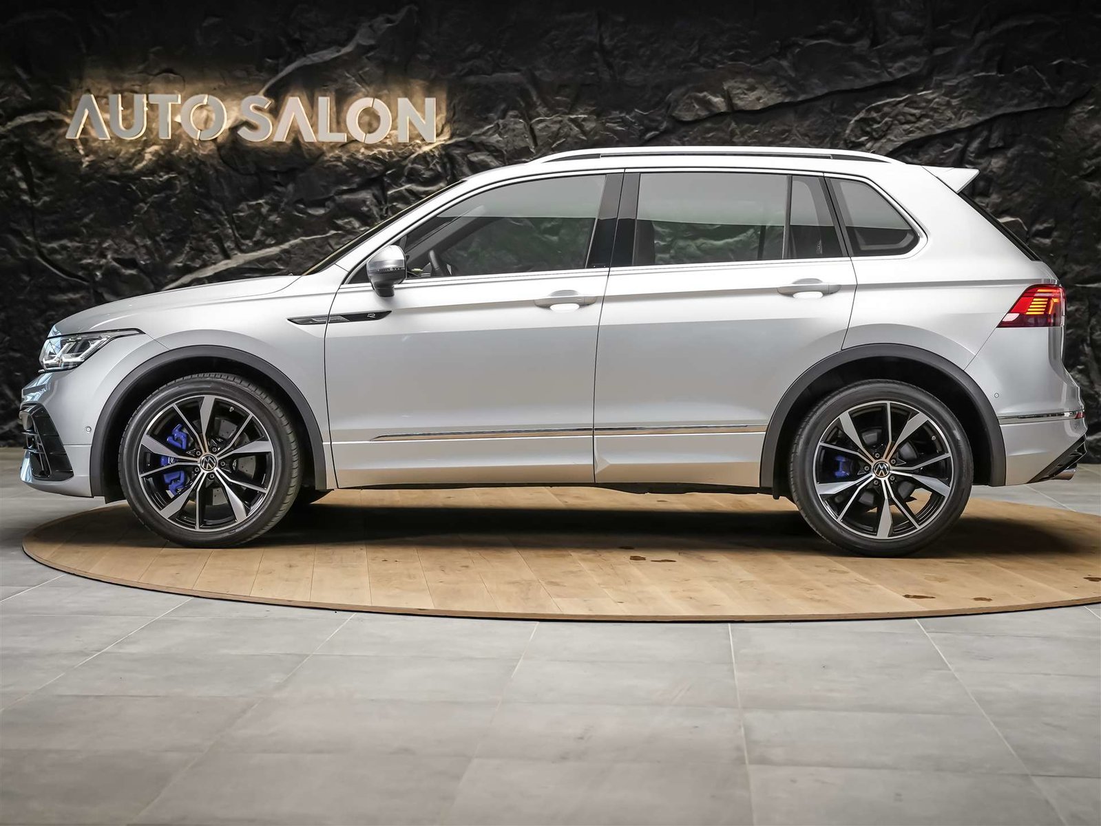 VW Tiguan 2.0TSI R 4Motion DSG *20 Felgen*Lenkradheizung*Ass, Petrol, Second hand / Used, Automatic - 3