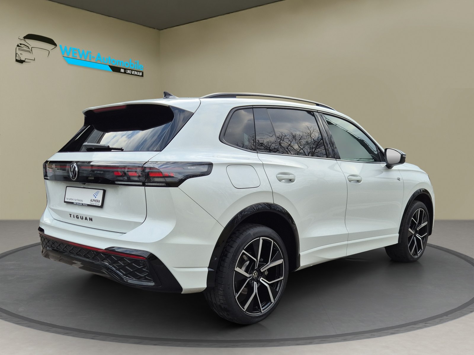 VW Tiguan 2.0 TSI DSG R-Line 4Motion, Benzin, Occasion / Gebraucht, Automatik - 3