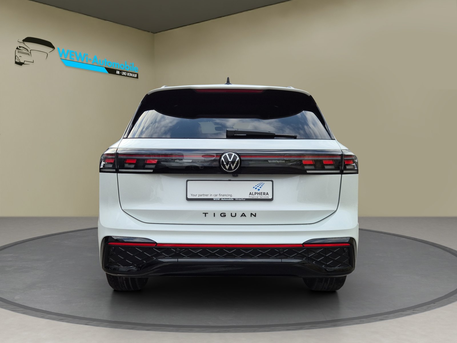 VW Tiguan 2.0 TSI DSG R-Line 4Motion, Benzin, Occasion / Gebraucht, Automatik - 4