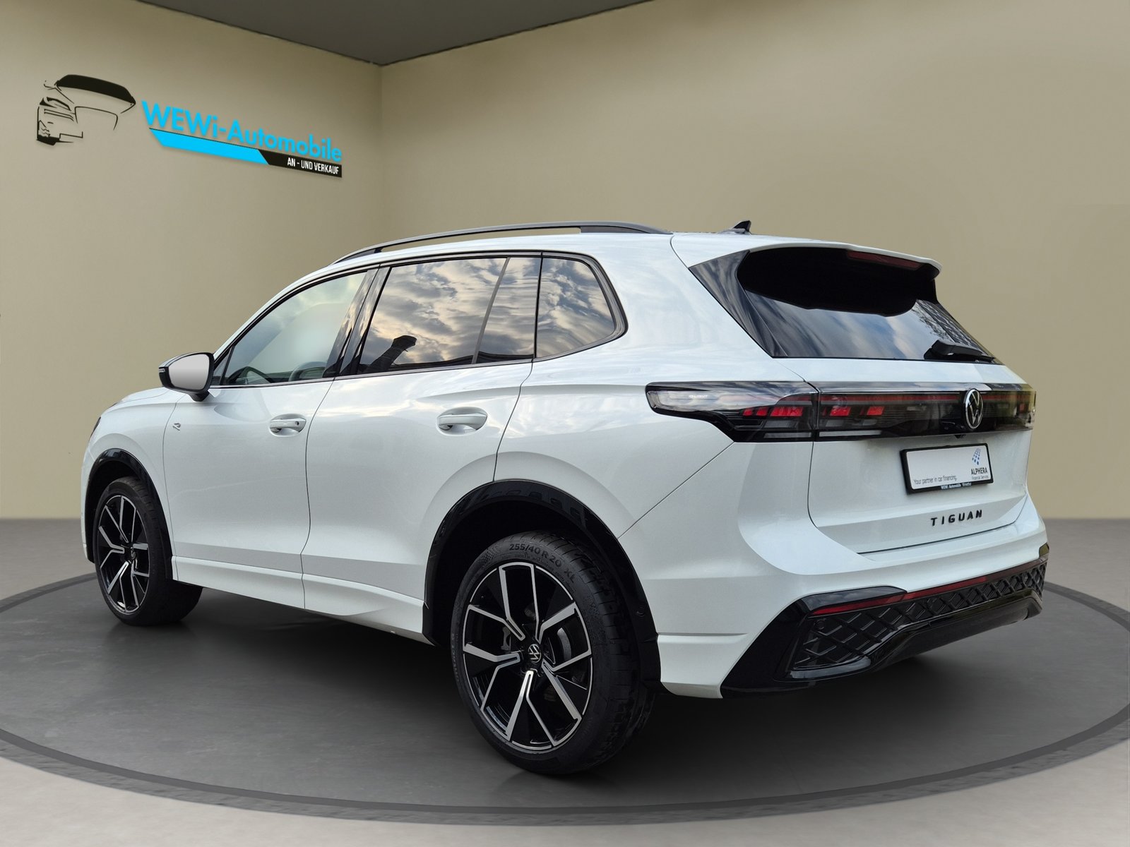 VW Tiguan 2.0 TSI DSG R-Line 4Motion, Benzin, Occasion / Gebraucht, Automatik - 5