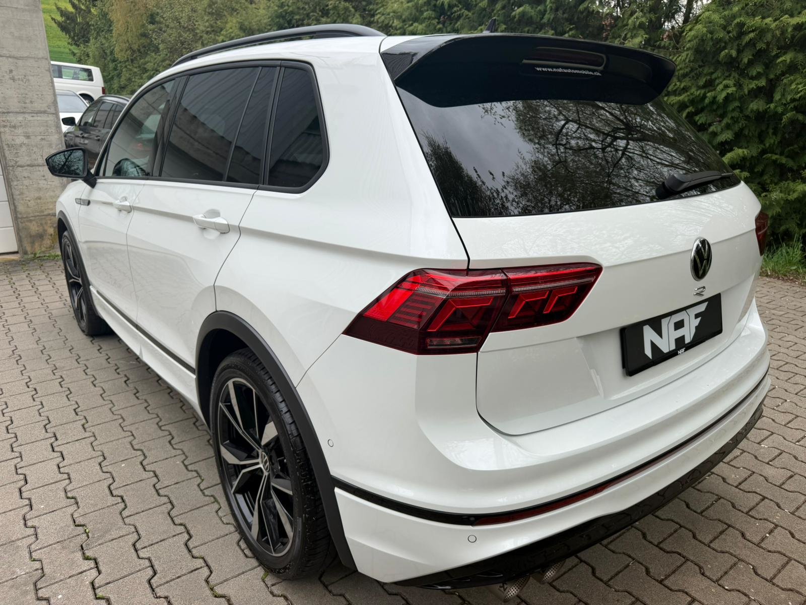 VW Tiguan 2.0TSI R 4Motion DSG, Essence, Occasion / Utilisé, Automatique - 3