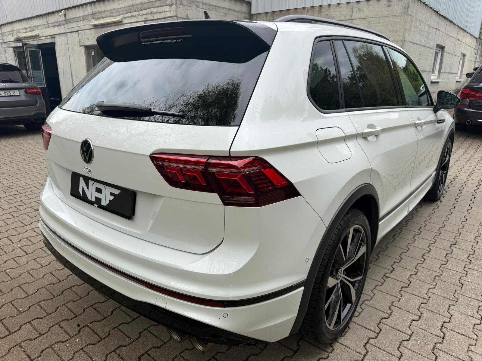 VW Tiguan 2.0TSI R 4Motion DSG, Essence, Occasion / Utilisé, Automatique - 6
