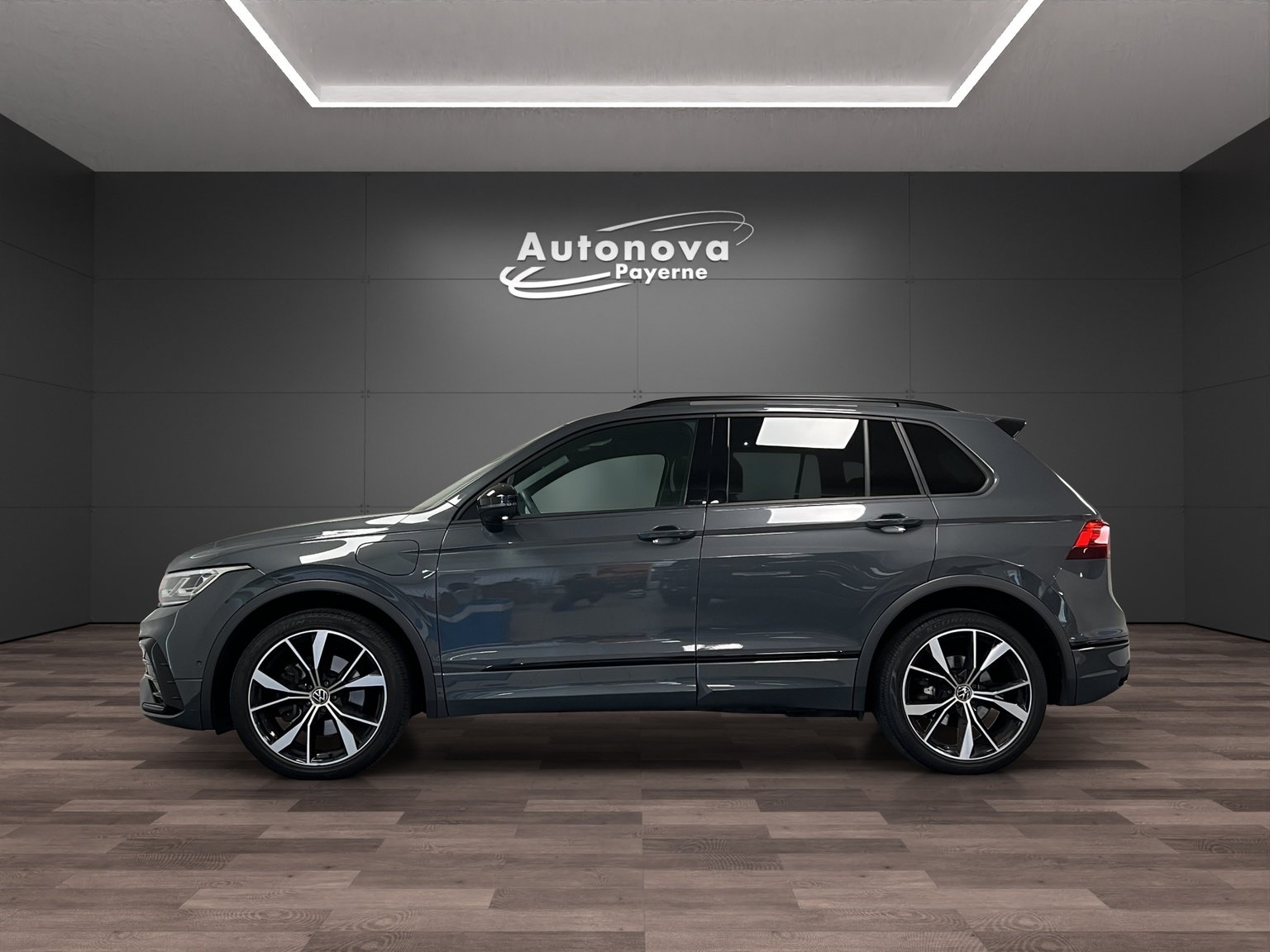 VW Tiguan 1.4TSI PHEV R-Line DSG, Plug-in-Hybrid Benzina/Elettrica, Occasioni / Usate, Automatico - 3