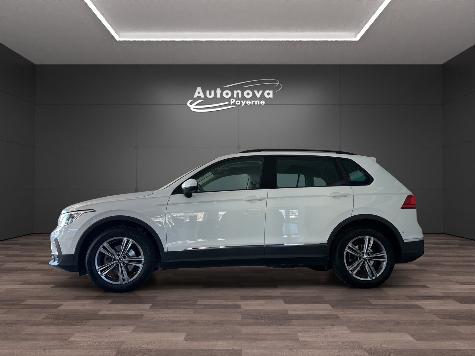 VW Tiguan 1.5TSI Evo Life DSG, Petrol, Second hand / Used, Automatic - 3