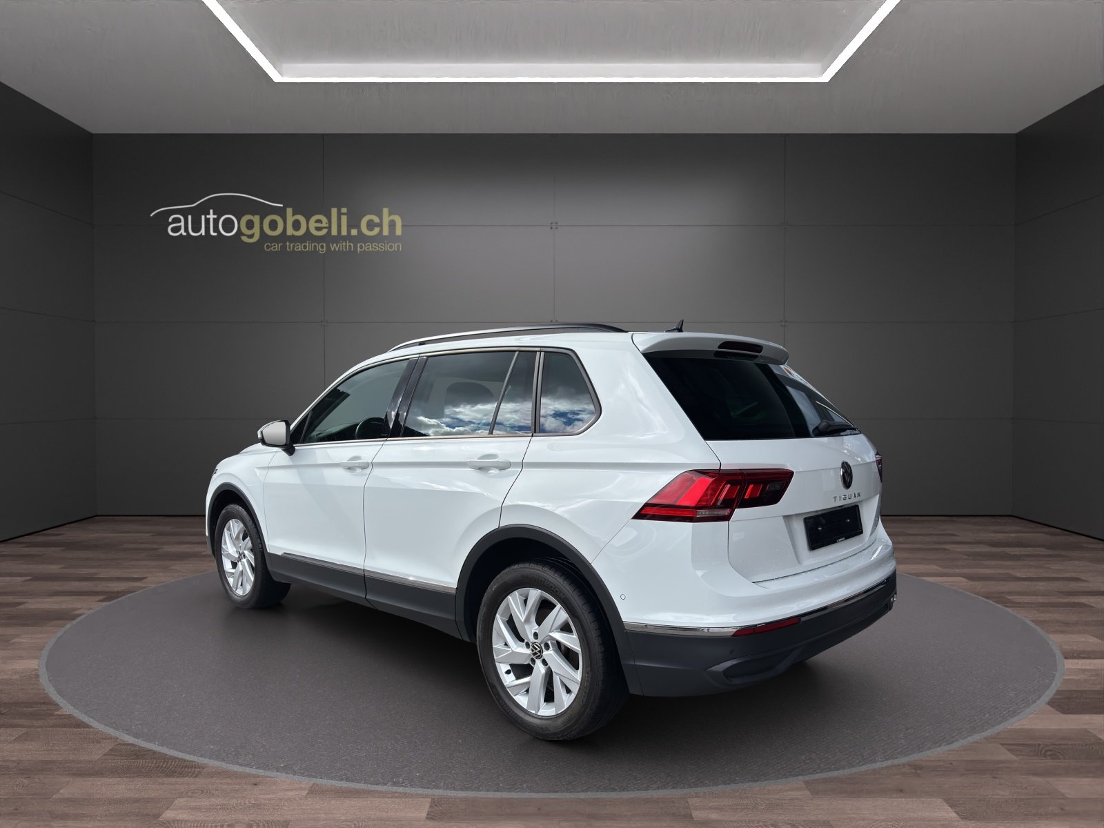 VW Tiguan 2.0TSI Life 4Motion DSG, Petrol, Second hand / Used, Automatic - 2