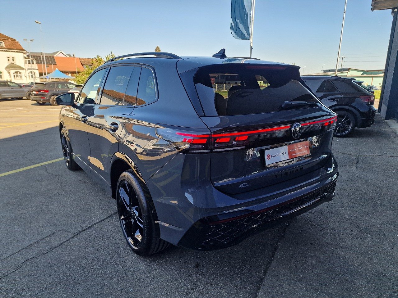 VW Tiguan R-Line, Benzina, Occasioni / Usate, Automatico - 4