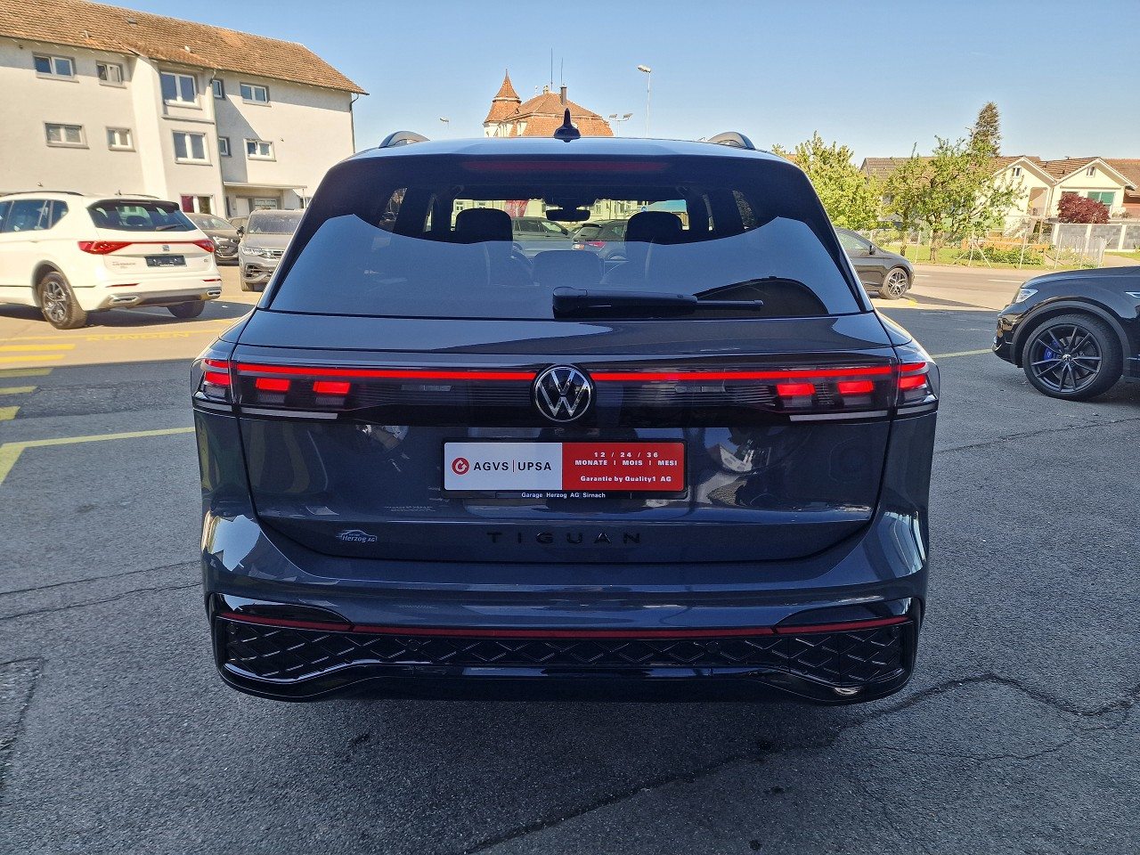 VW Tiguan R-Line, Benzina, Occasioni / Usate, Automatico - 5