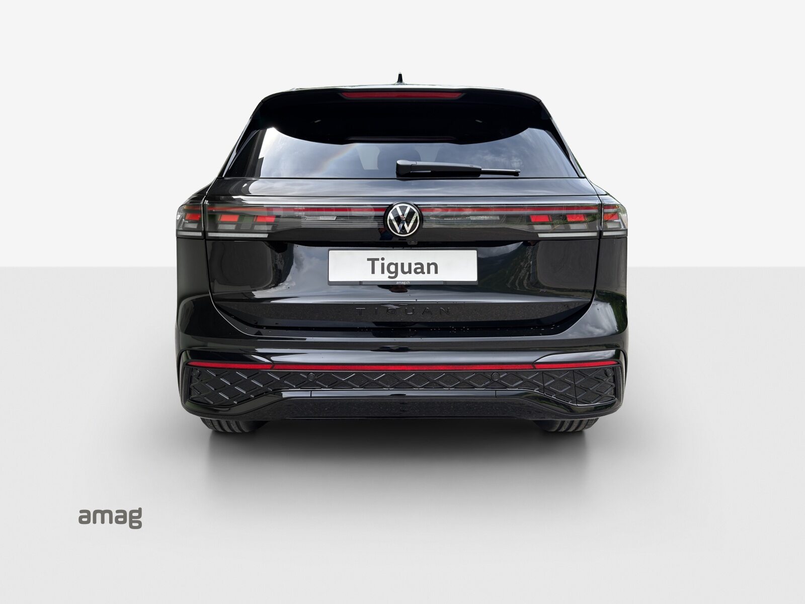 VW Tiguan R-Line, Petrol, Second hand / Used, Automatic - 4