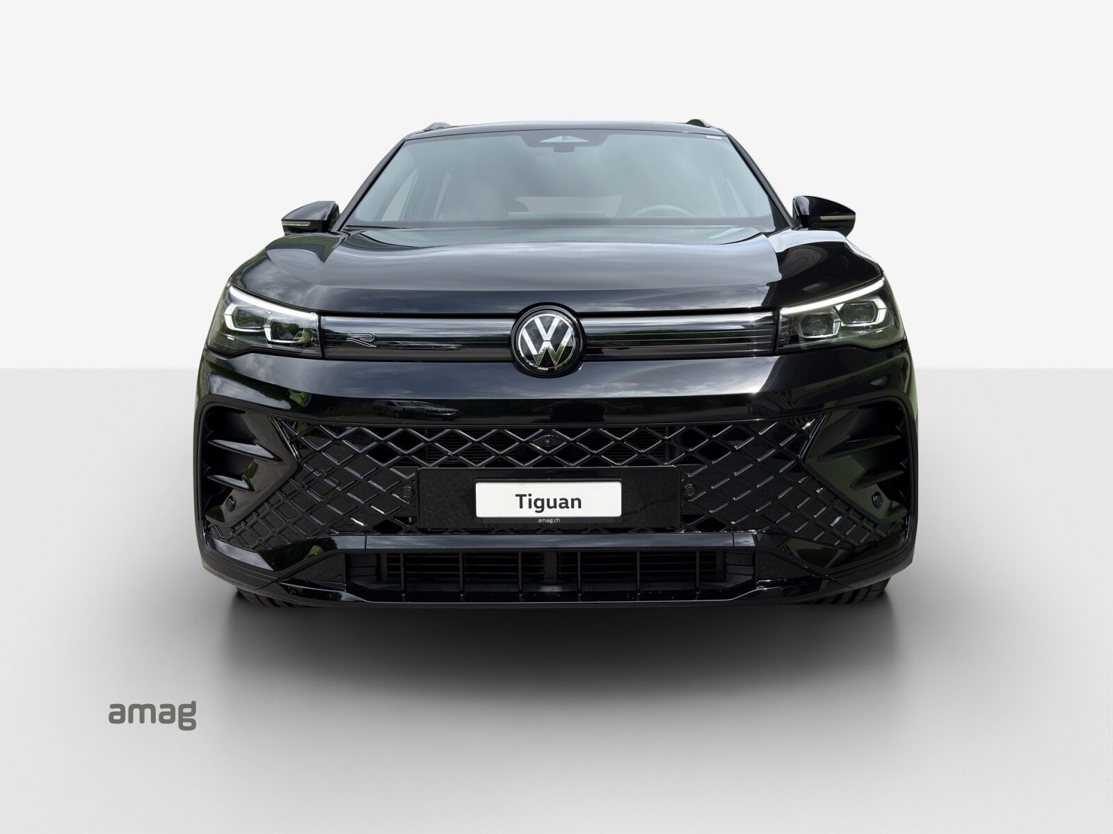 VW Tiguan R-Line, Petrol, Second hand / Used, Automatic - 7