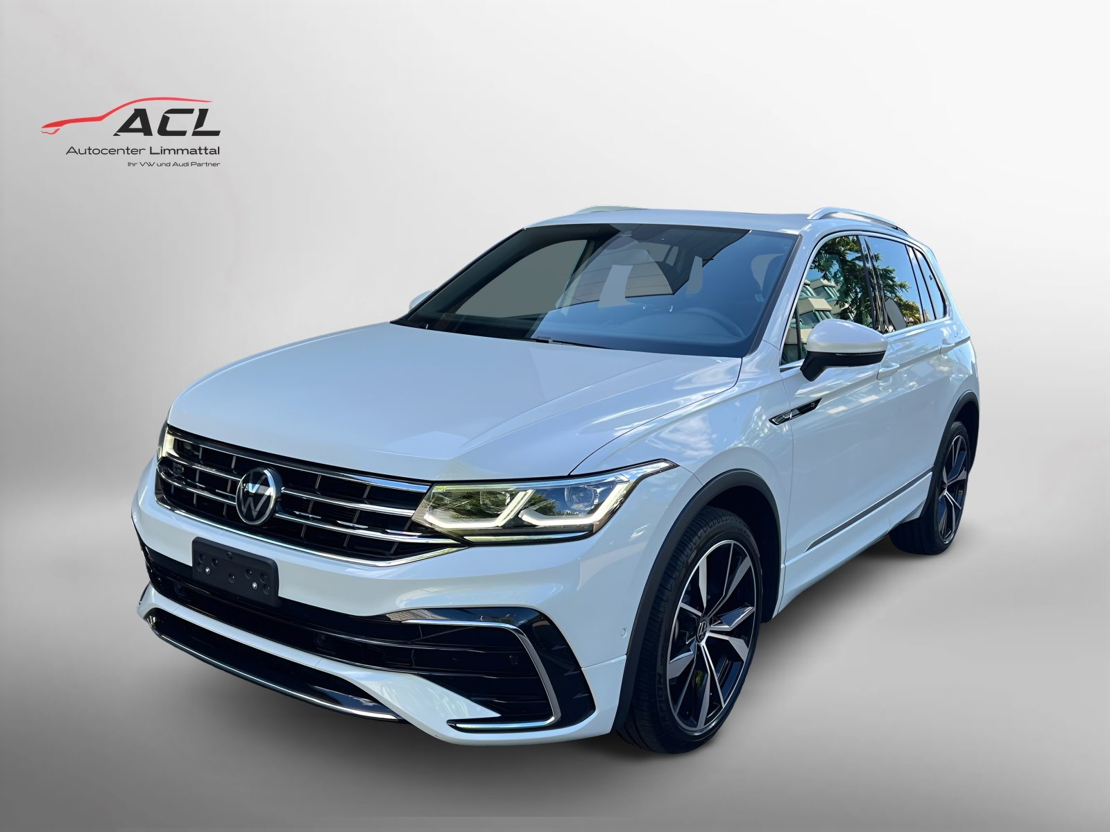 VW Tiguan R-Line, Petrol, Second hand / Used, Automatic