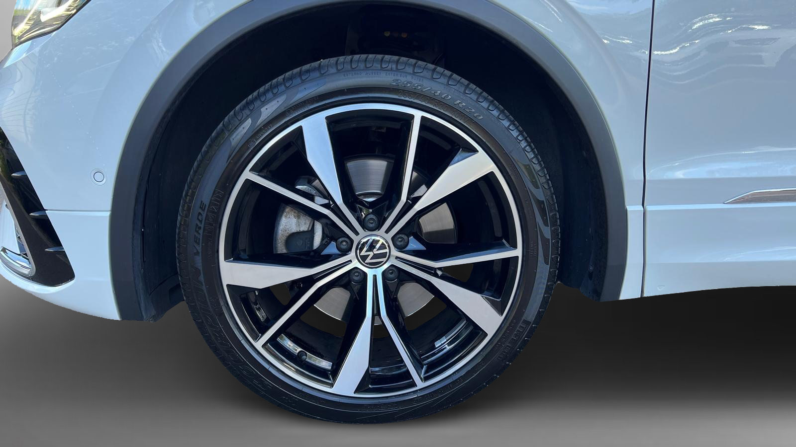VW Tiguan R-Line, Petrol, Second hand / Used, Automatic - 4