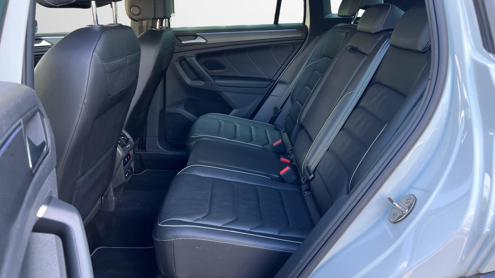 VW Tiguan R-Line, Petrol, Second hand / Used, Automatic - 7