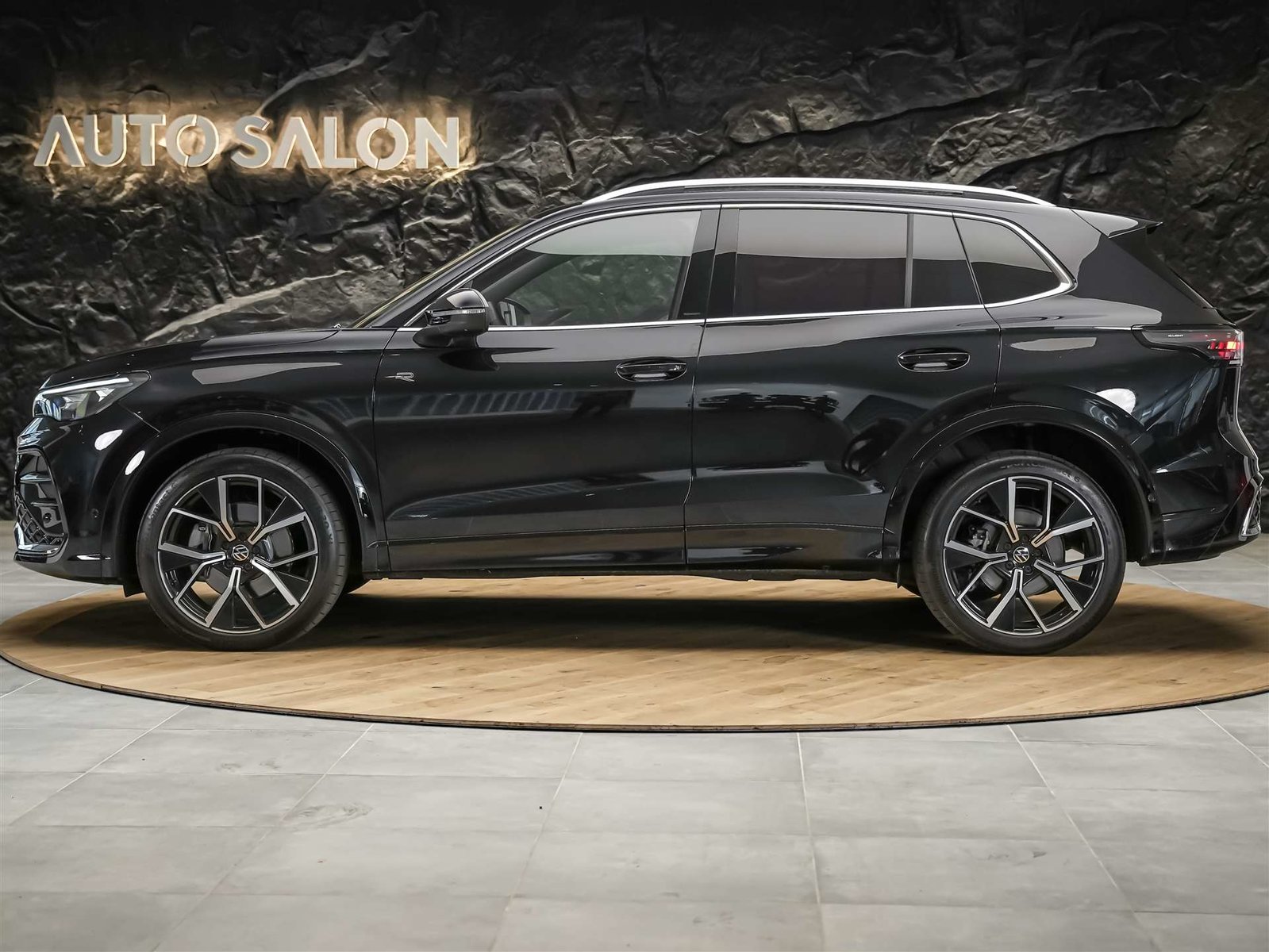 VW Tiguan 2.0 TSI R-Line DSG 4motion *Panorama*Massage*Matri, Benzina, Occasioni / Usate, Automatico - 3