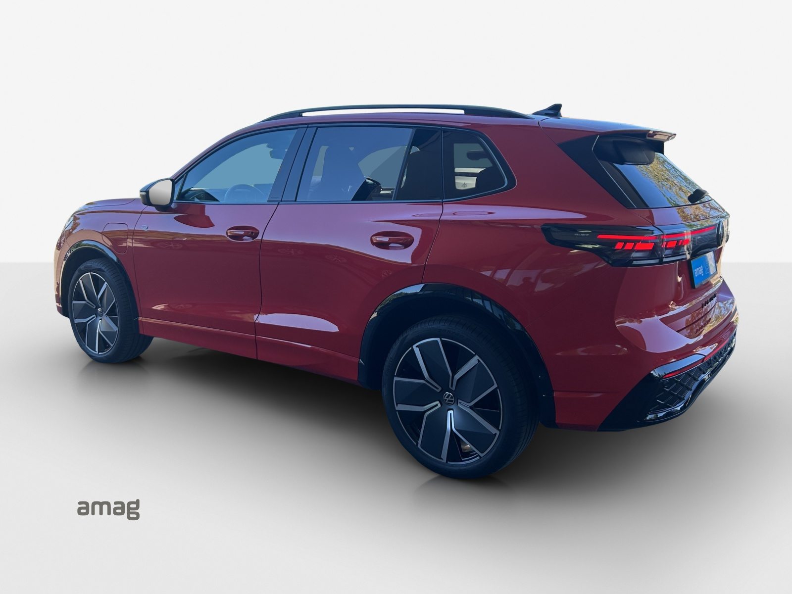 VW Tiguan R-Line, Hybride Intégral Essence/Électricité, Occasion / Utilisé, Automatique - 3