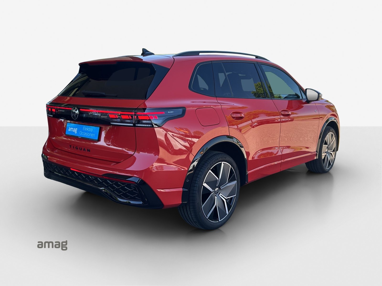 VW Tiguan R-Line, Hybride Intégral Essence/Électricité, Occasion / Utilisé, Automatique - 6