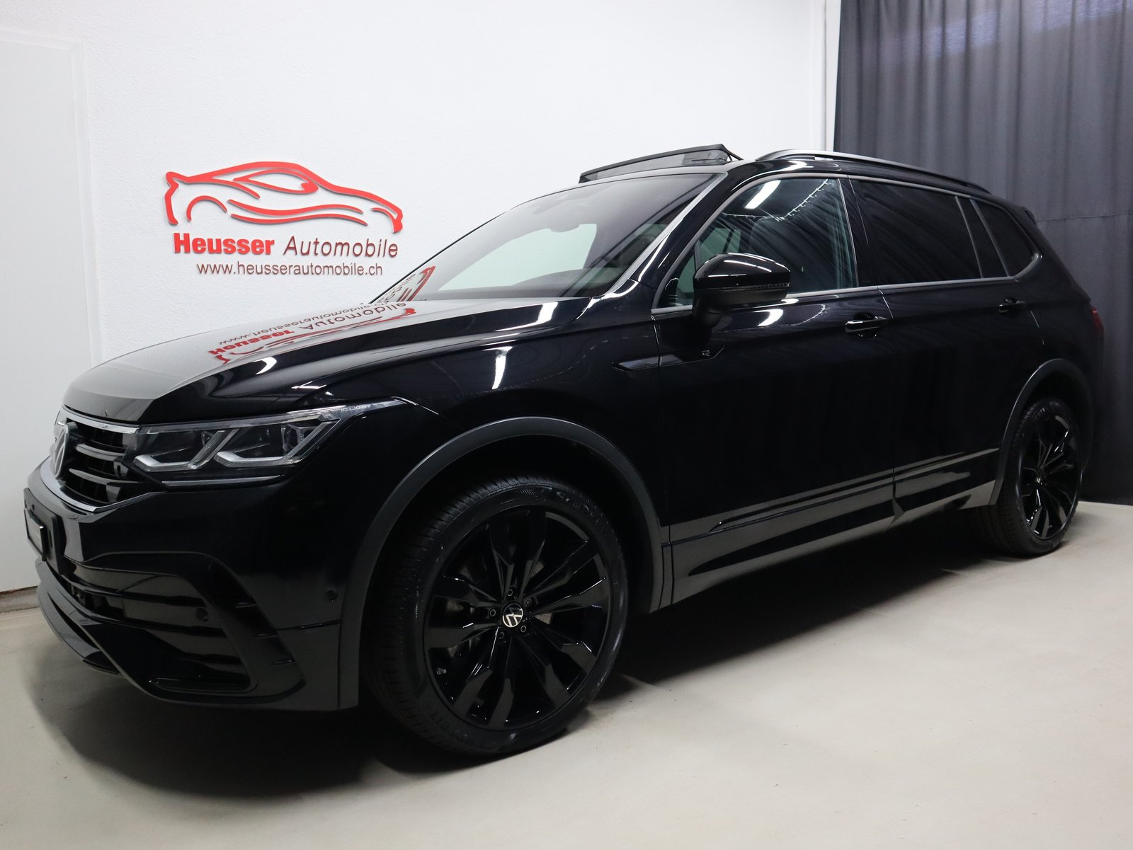 VW Tiguan Allspace 2.0 TDI 4Motion DSG - R-Line - Black Styl, Diesel, Second hand / Used, Automatic - 2