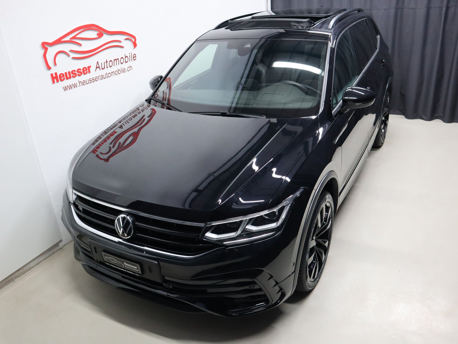VW Tiguan Allspace 2.0 TDI 4Motion DSG - R-Line - Black Styl, Diesel, Second hand / Used, Automatic - 3
