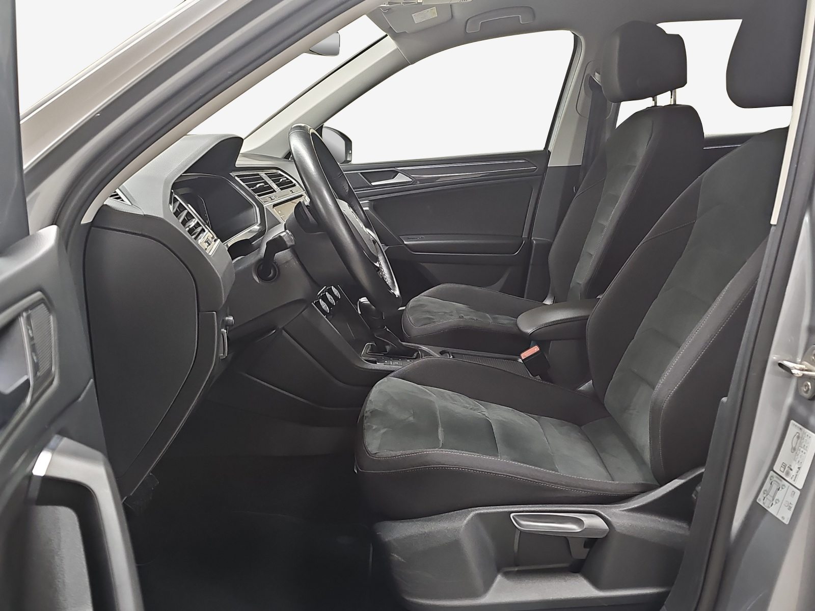 VW Tiguan Allspace Highline, Petrol, Second hand / Used, Automatic - 7