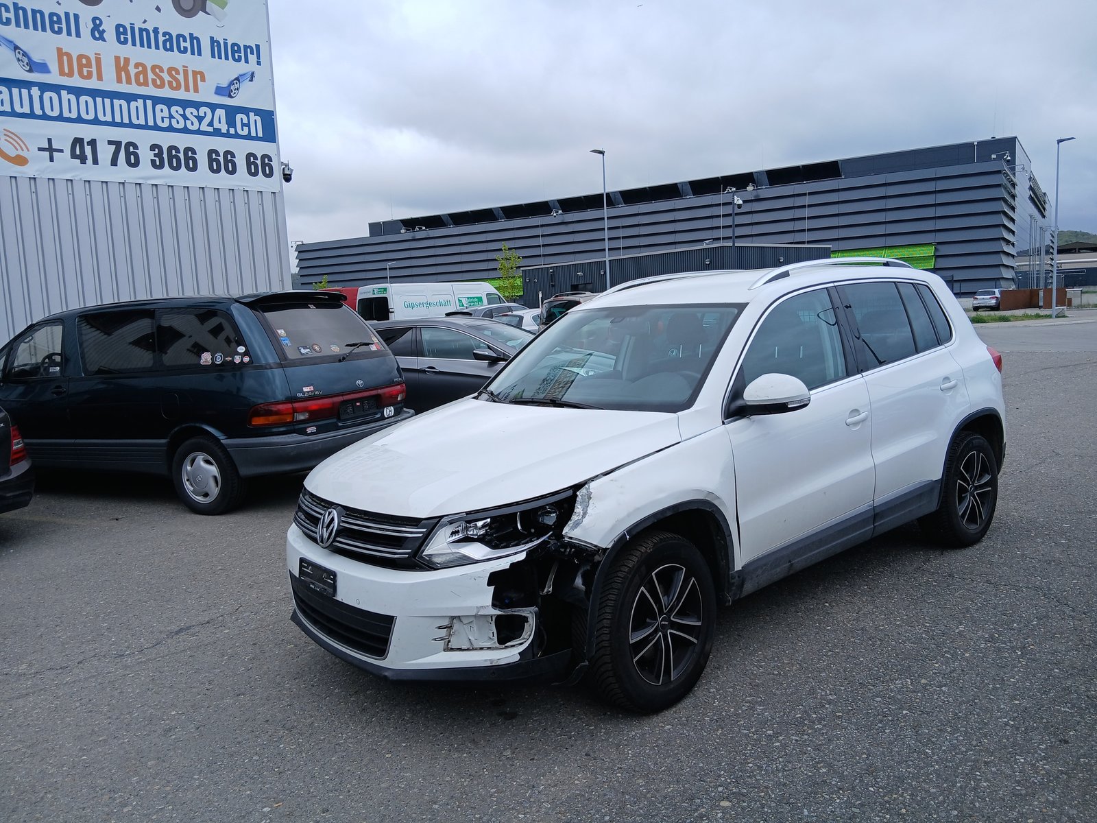 VW Tiguan 1.4 TSI Design 4Motion, Petrol, Second hand / Used, Manual - 2