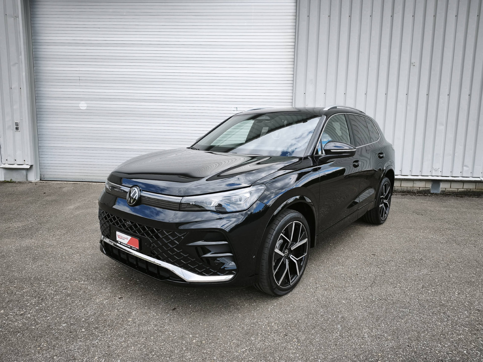 VW Tiguan 2.0 TSI R-Line DSG 4motion, Essence, Occasion / Utilisé, Automatique - 3