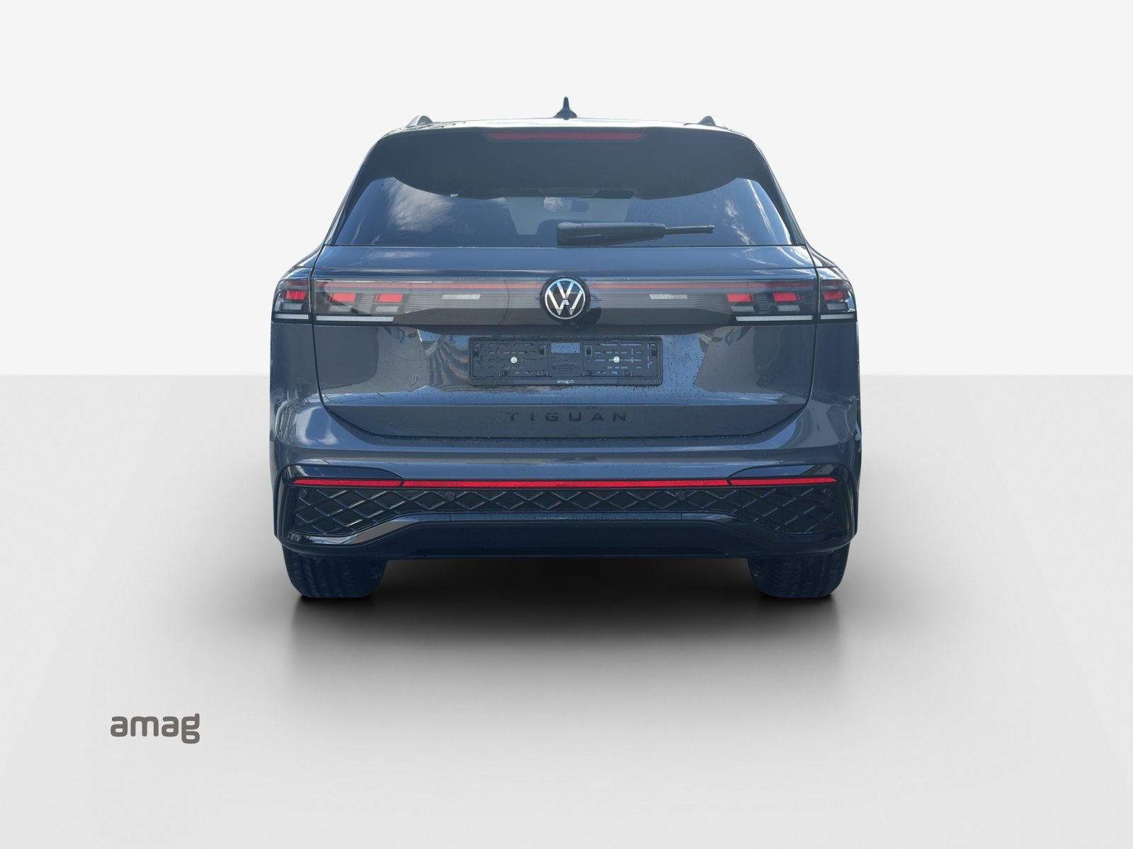 VW Tiguan R-Line UNITED, Full-Hybrid Petrol/Electric, Second hand / Used, Automatic - 4