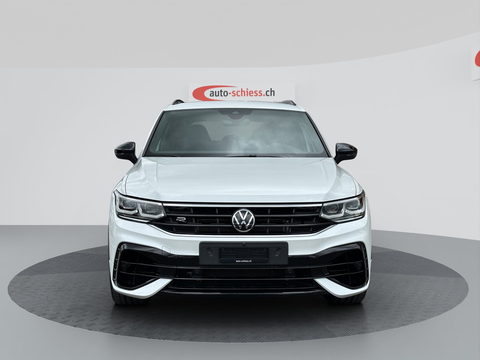 VW Tiguan 2.0TSI R 4Motion DSG, Petrol, Second hand / Used, Automatic - 2