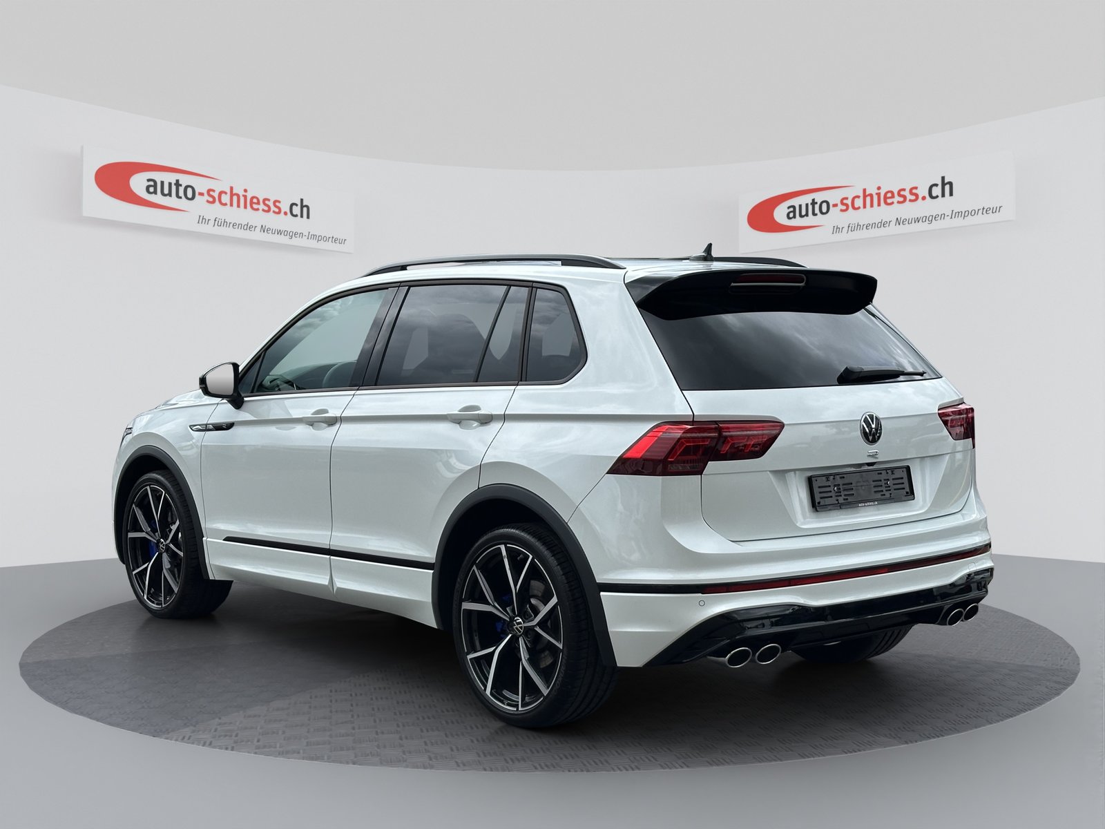 VW Tiguan 2.0TSI R 4Motion DSG, Petrol, Second hand / Used, Automatic - 3