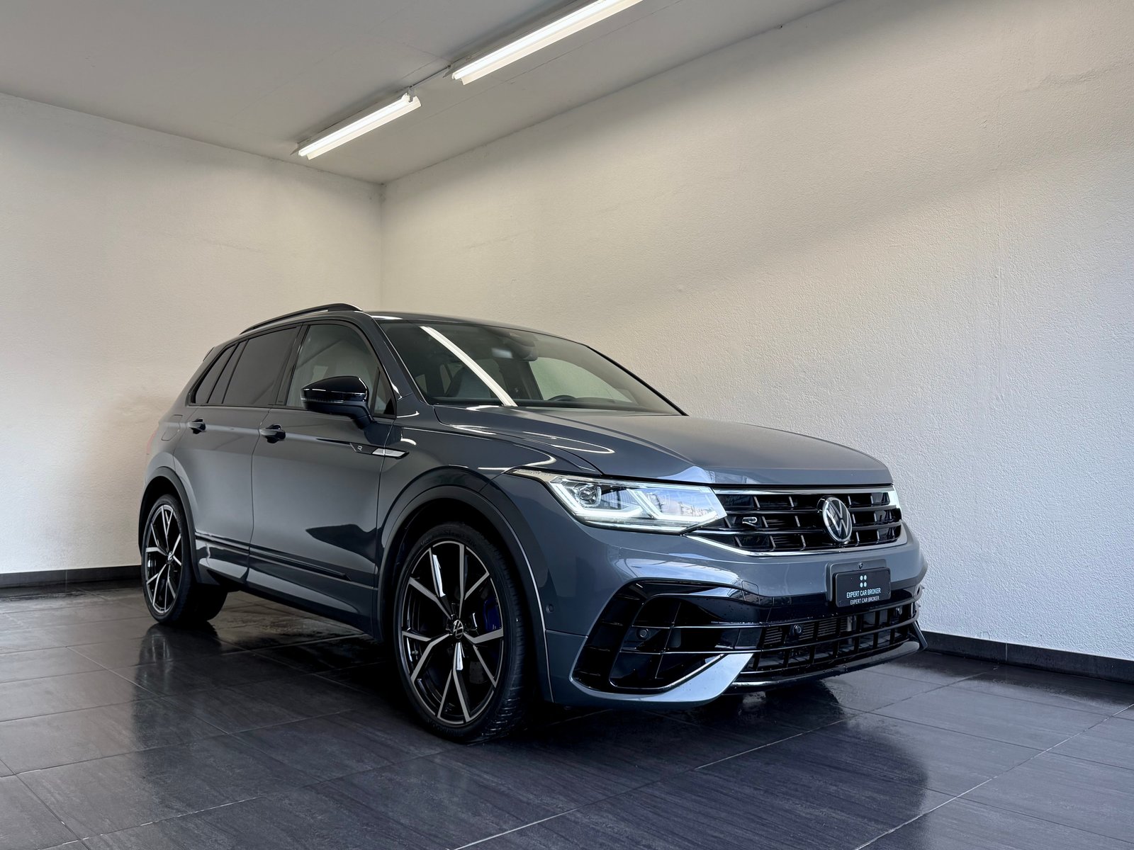 VW Tiguan 2.0TSI R 4Motion DSG, Essence, Occasion / Utilisé, Automatique - 2