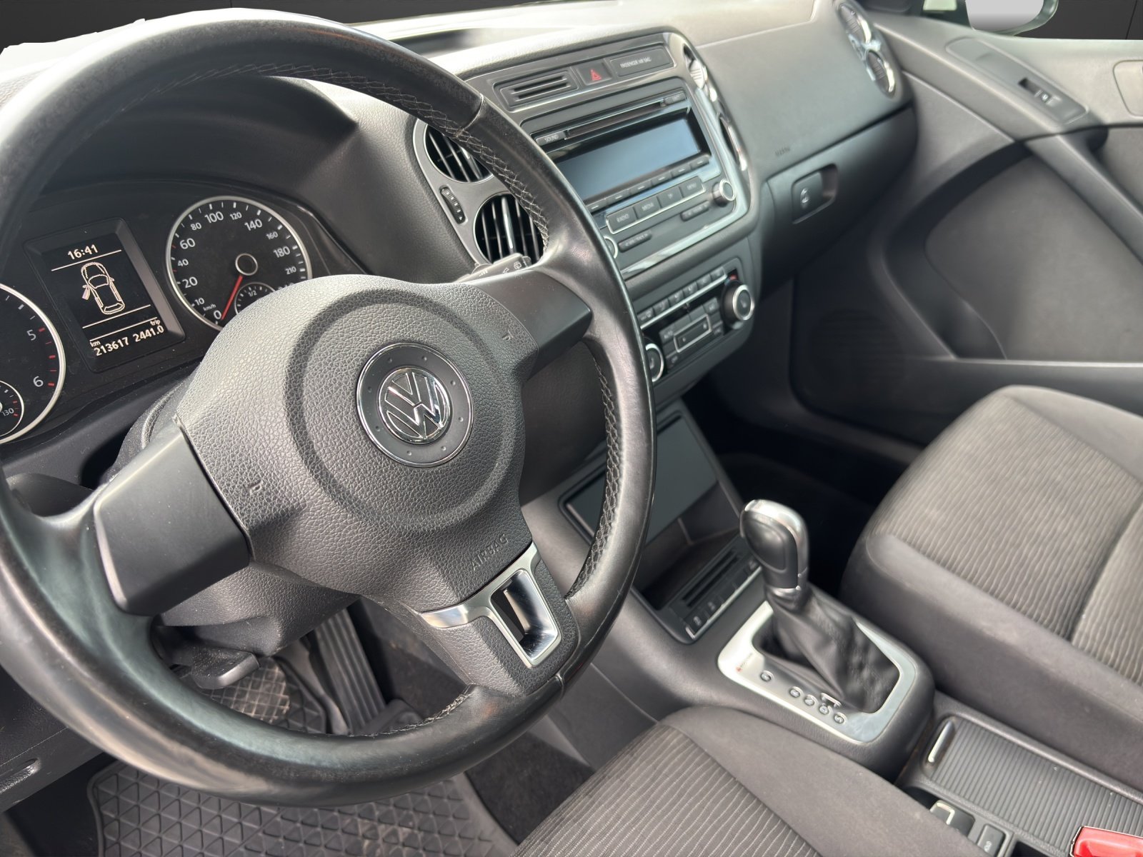 VW Tiguan 2.0 TDI BlueMotion TrackField 4Motion DSG, Diesel, Second hand / Used, Automatic - 4