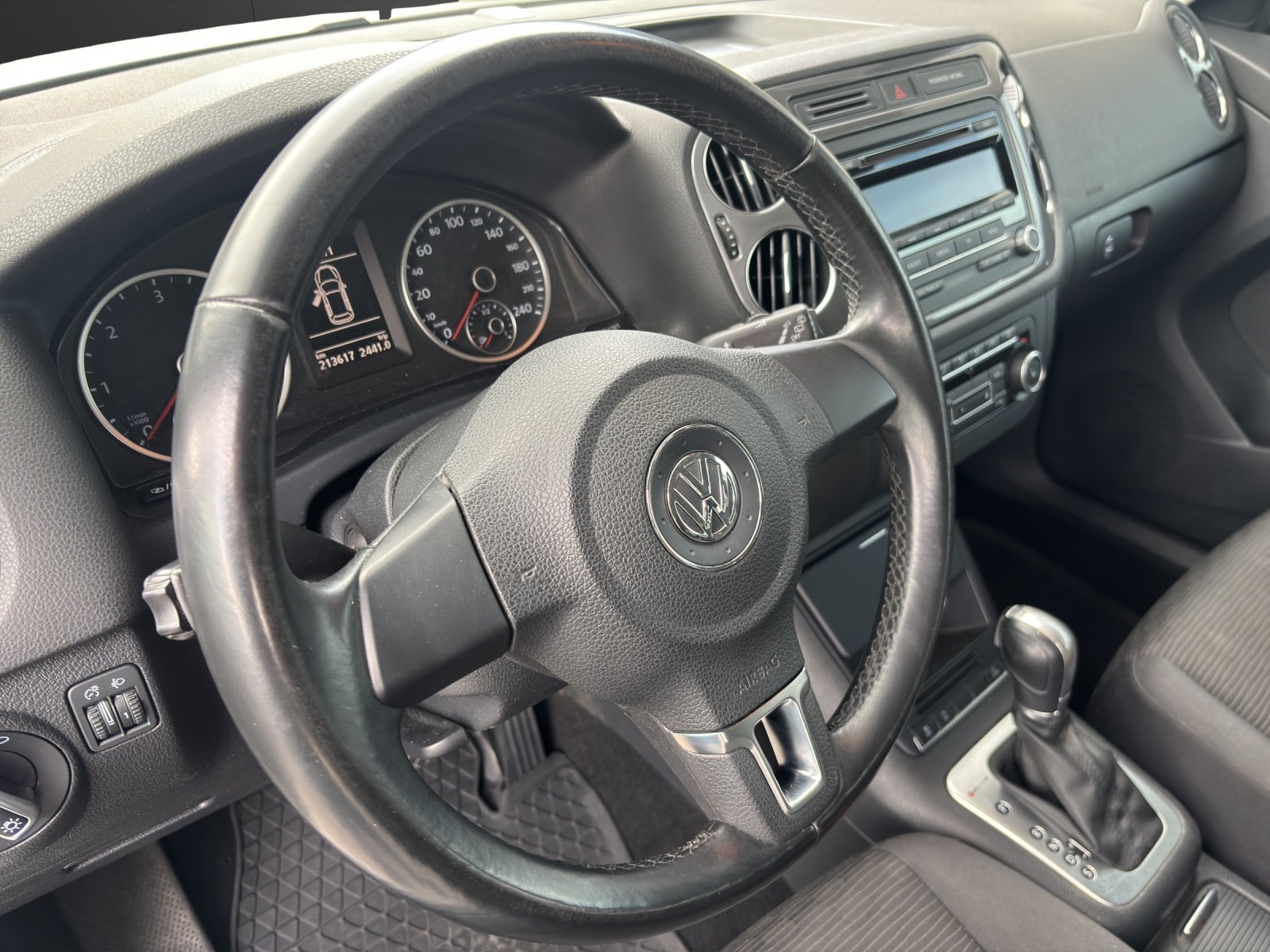VW Tiguan 2.0 TDI BlueMotion TrackField 4Motion DSG, Diesel, Second hand / Used, Automatic - 5