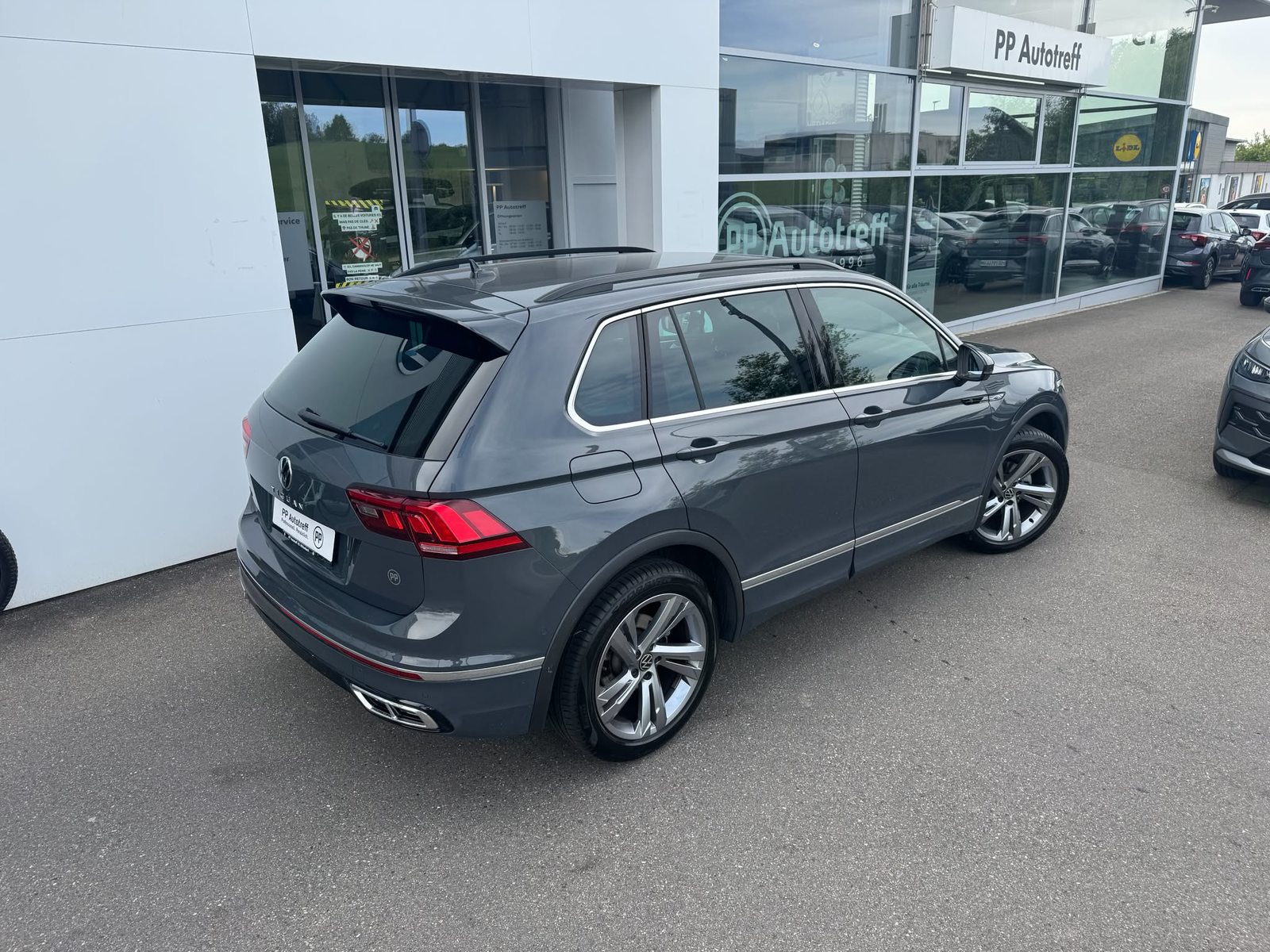 VW Tiguan 75 Edition, Benzina, Occasioni / Usate, Automatico - 4