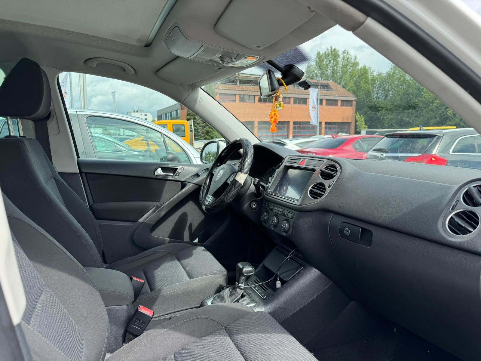 VW Tiguan 2.0 TSI SportStyle Tiptronic, Benzin, Occasion / Gebraucht, Automatik - 7