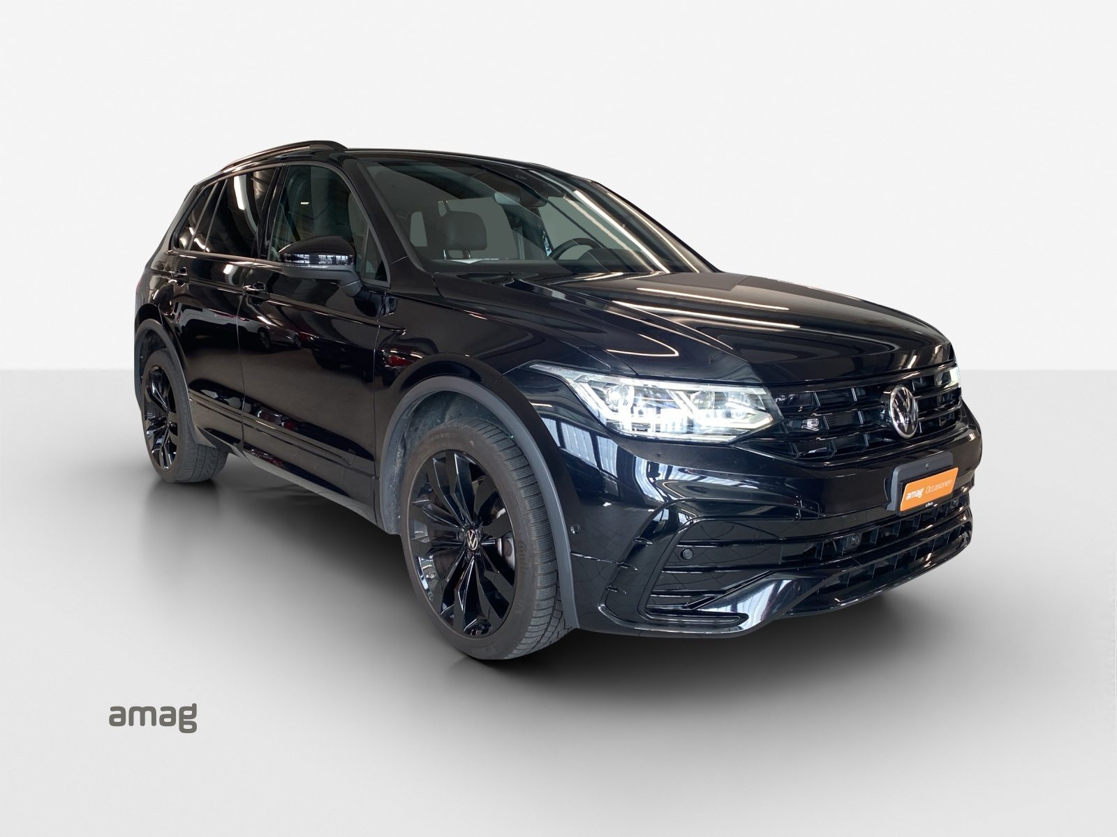 VW Tiguan R-Line, Voll-Hybrid Benzin/Elektro, Occasion / Gebraucht, Automatik - 6