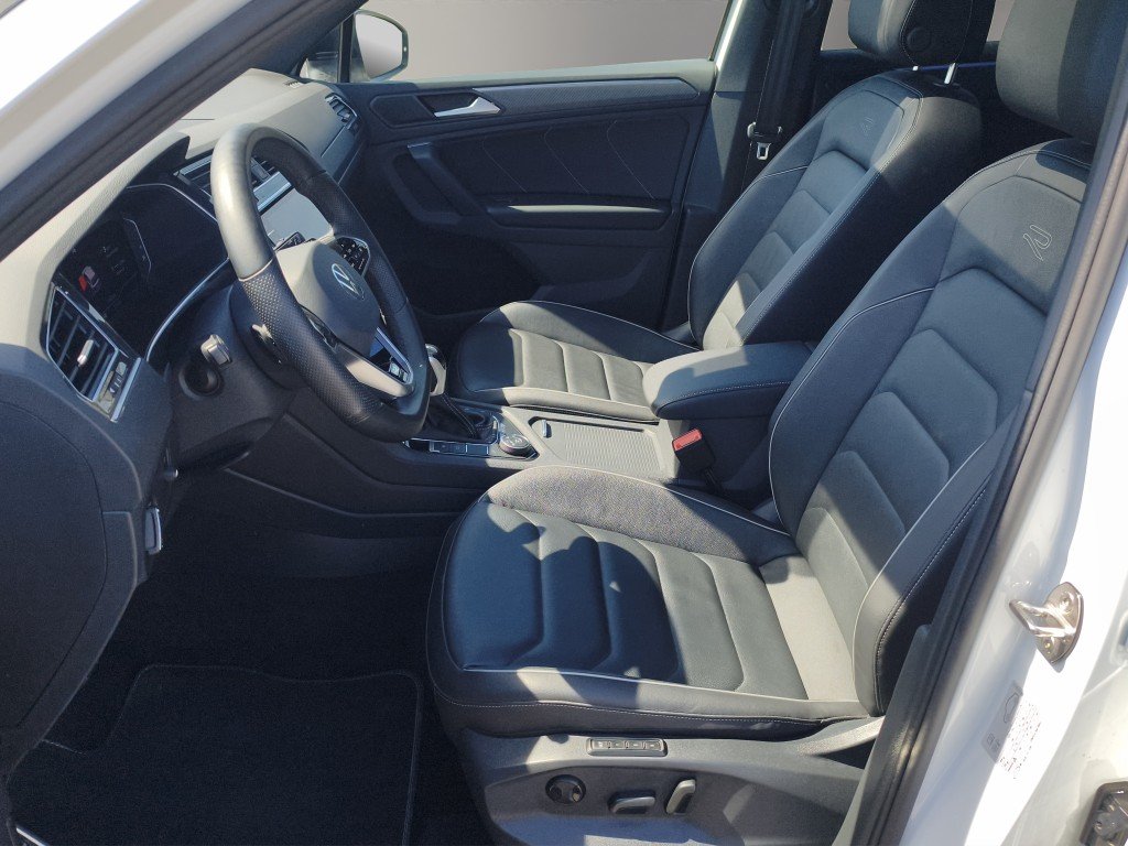 VW Tiguan 2.0 TSI R-Line DSG, Petrol, Second hand / Used, Automatic - 3