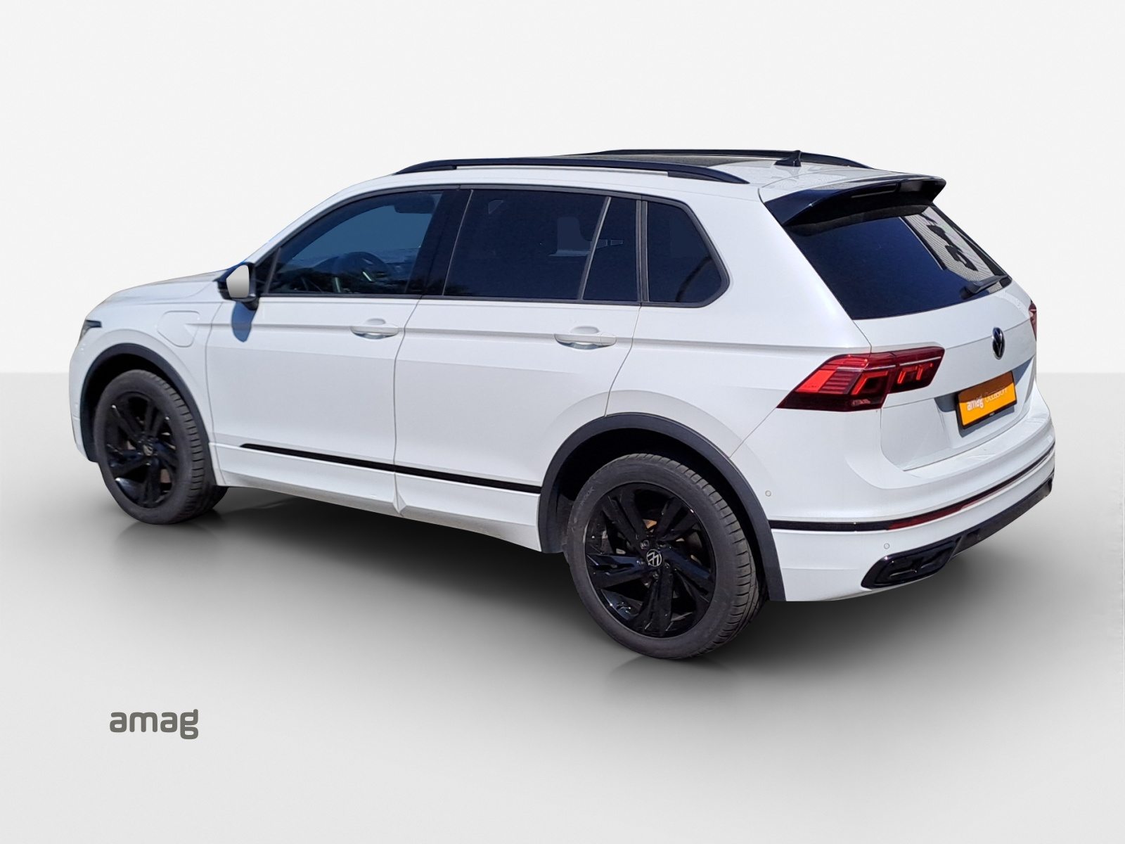 VW Tiguan R-Line SELECTION PHEV, Voll-Hybrid Benzin/Elektro, Occasion / Gebraucht, Automatik - 3