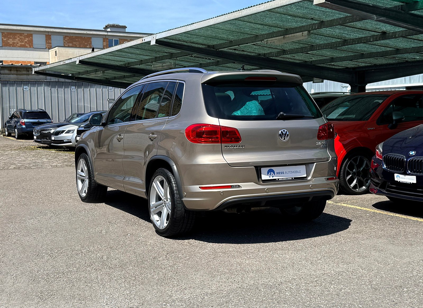 VW Tiguan 2.0 TSI R-Line Design 4Motion DSG, Petrol, Second hand / Used, Automatic - 4