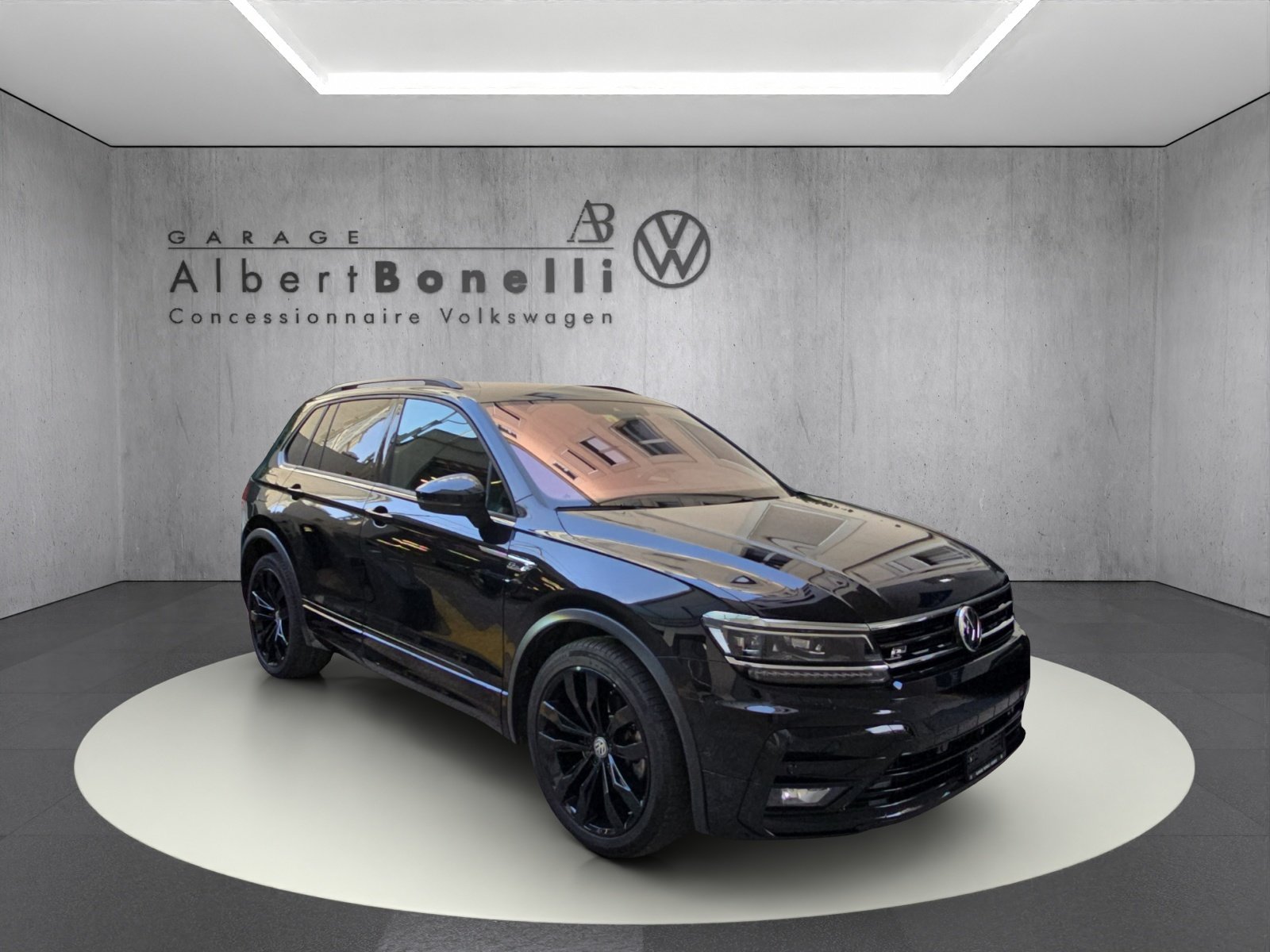 VW Tiguan 2.0TSI Highline 4Motion DSG, Petrol, Second hand / Used, Automatic - 4