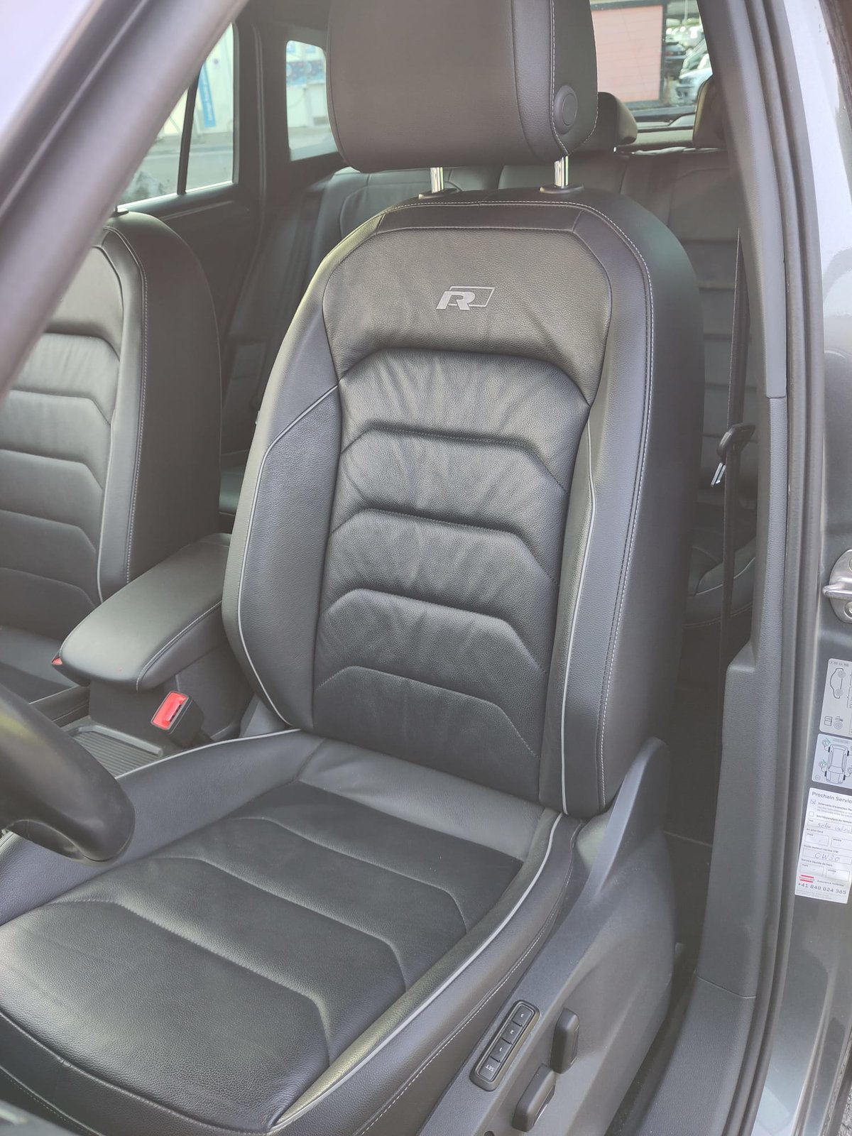 VW Tiguan 2.0TSI Highline 4Motion DSG, Petrol, Second hand / Used, Automatic - 6