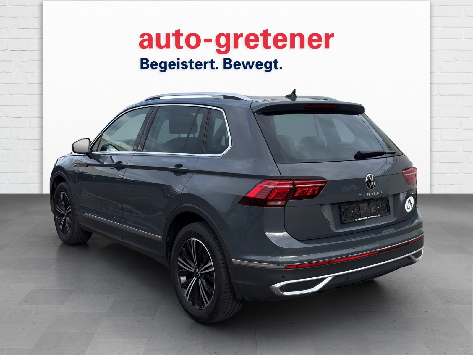 VW Tiguan 2.0 TSI Elegance DSG, Petrol, Second hand / Used, Automatic - 2