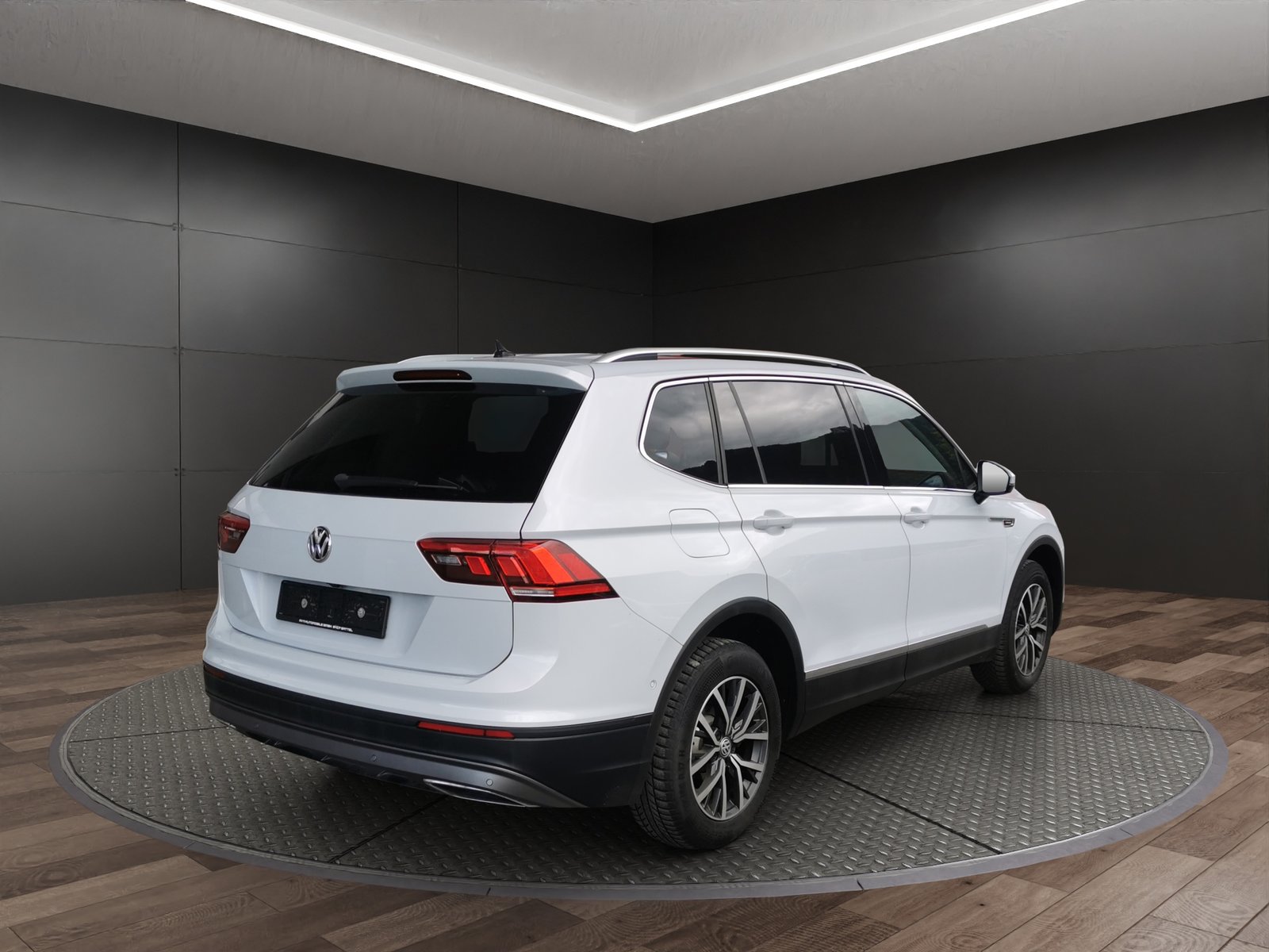 VW Tiguan Allspace 2.0TSI Comfortline 4Motion DSG, Petrol, Second hand / Used, Automatic - 6