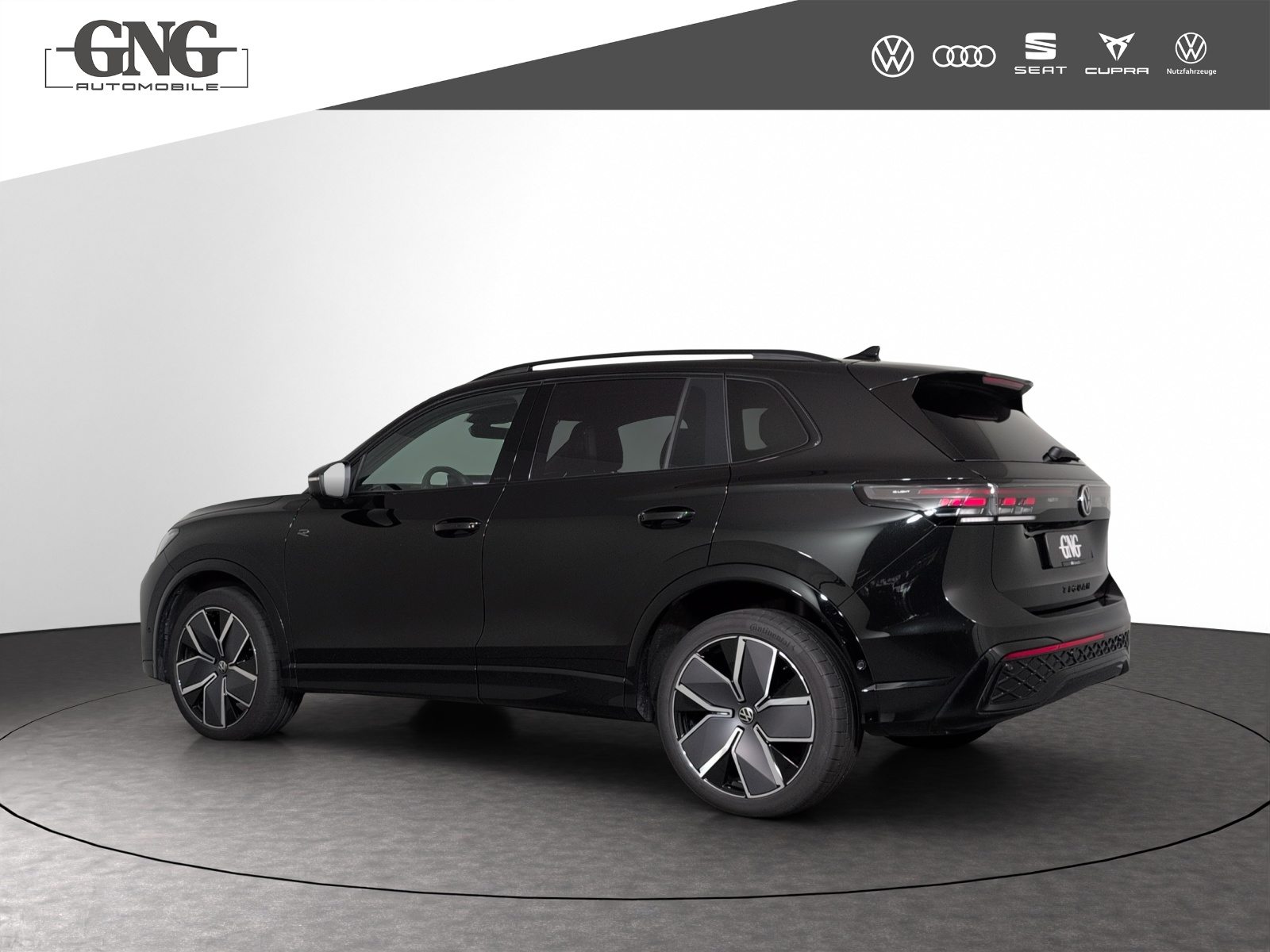 VW Tiguan R-Line UNITED, Petrol, Second hand / Used, Automatic - 2