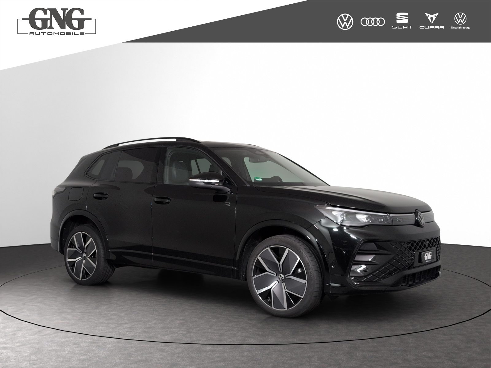 VW Tiguan R-Line UNITED, Petrol, Second hand / Used, Automatic - 4