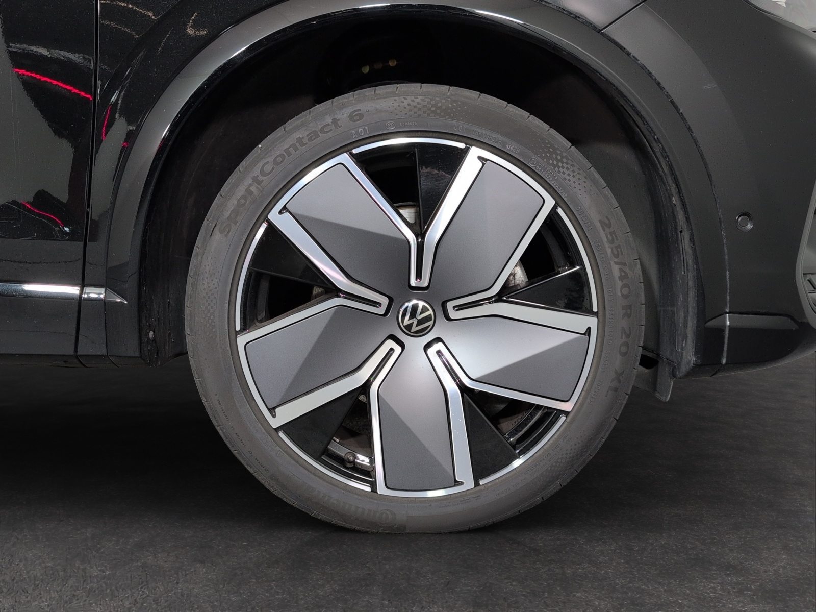 VW Tiguan R-Line UNITED, Petrol, Second hand / Used, Automatic - 5