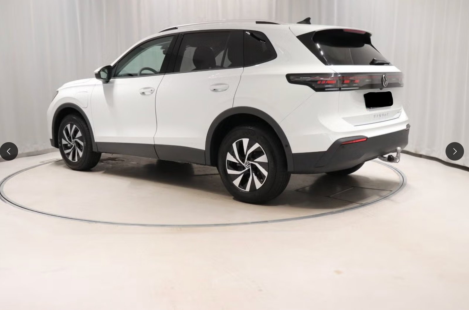 VW Tiguan 1.5 TSI evo2 eHybrid Life DSG, Plug-in-Hybrid Petrol/Electric, Second hand / Used, Automatic - 2