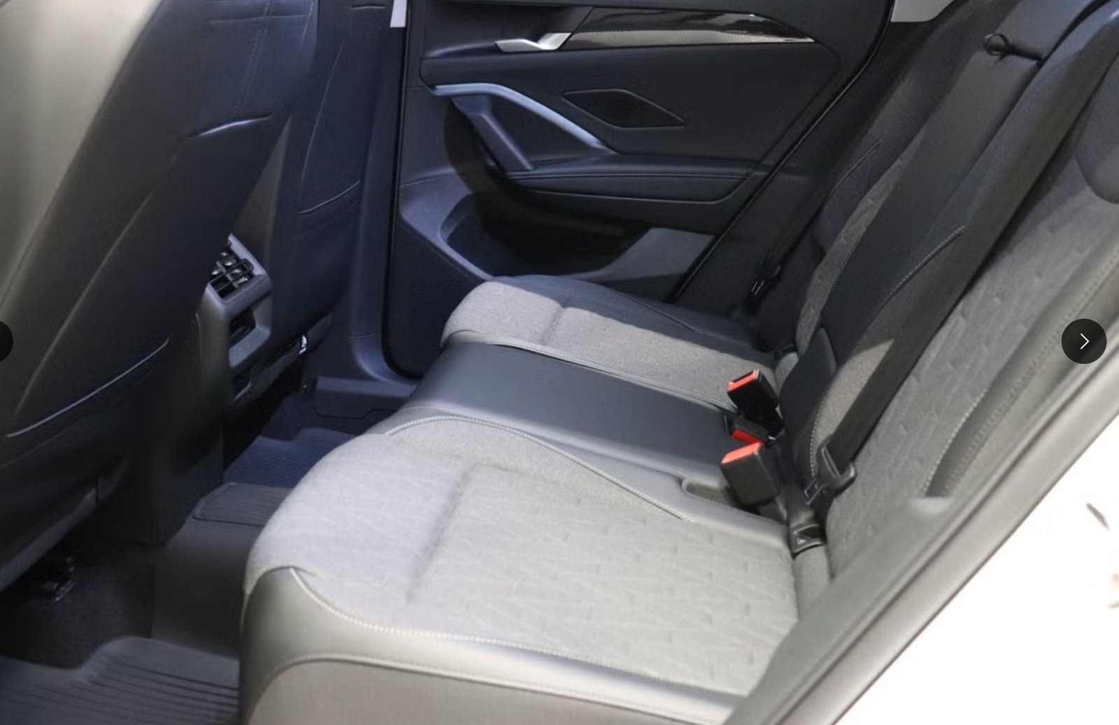 VW Tiguan 1.5 TSI evo2 eHybrid Life DSG, Plug-in-Hybrid Petrol/Electric, Second hand / Used, Automatic - 3