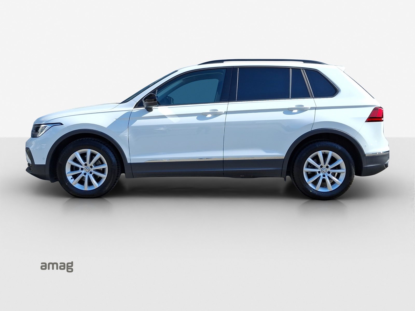 VW Tiguan Life, Petrol, Second hand / Used, Automatic - 2